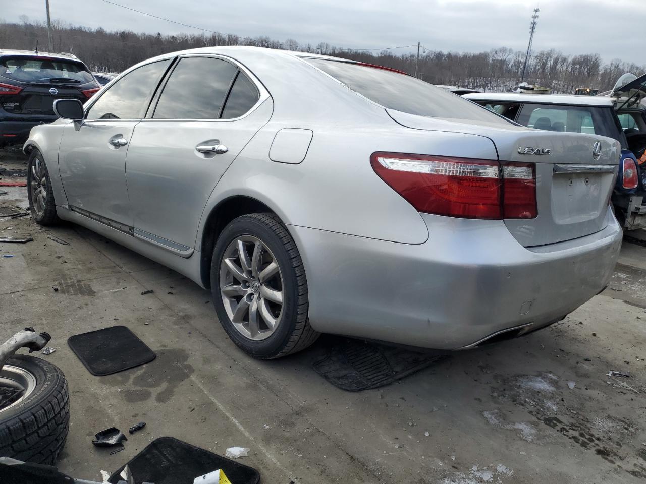 2007 Lexus LS - Image 2