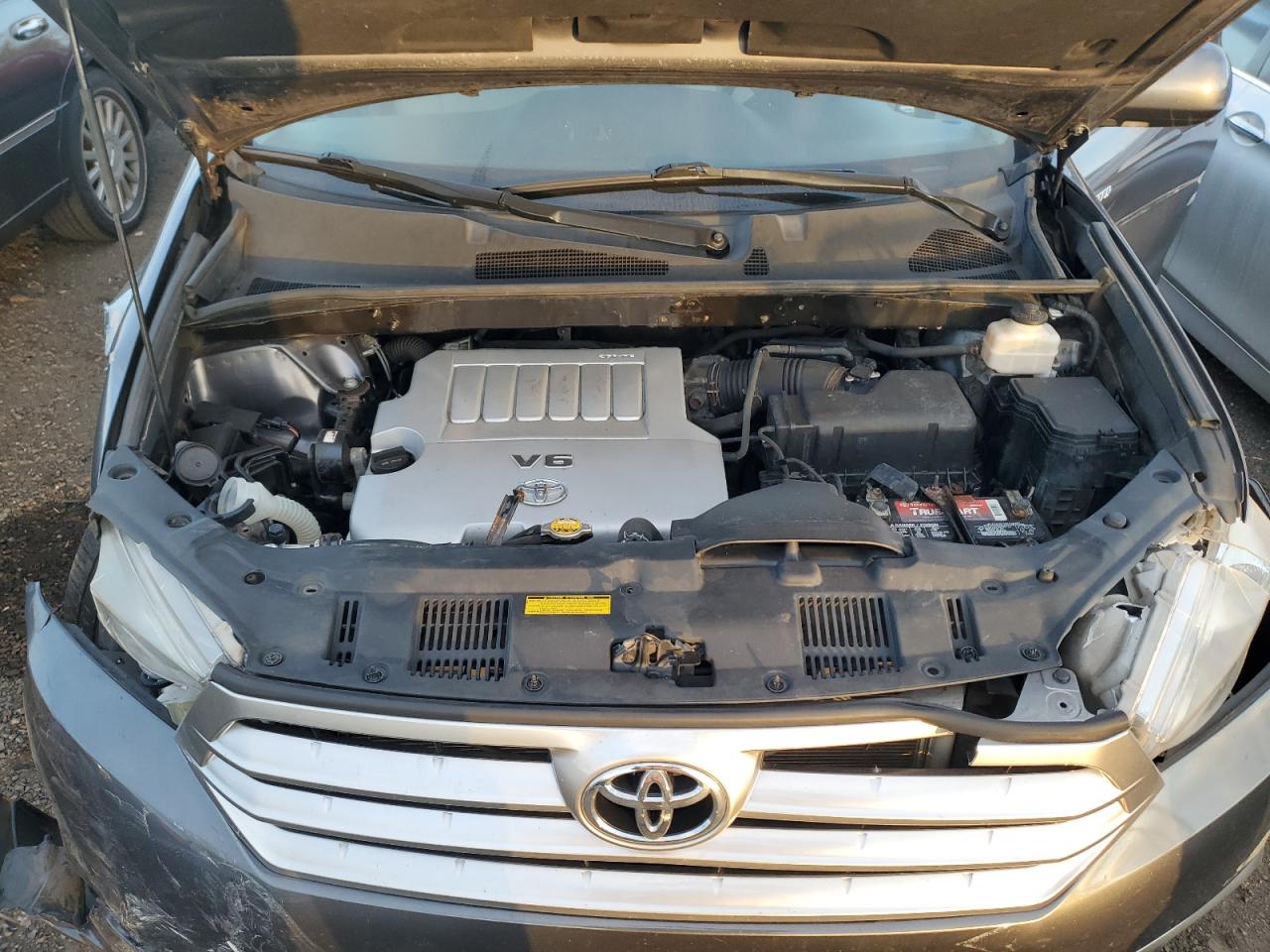 2011 Toyota Highlander - Image 12