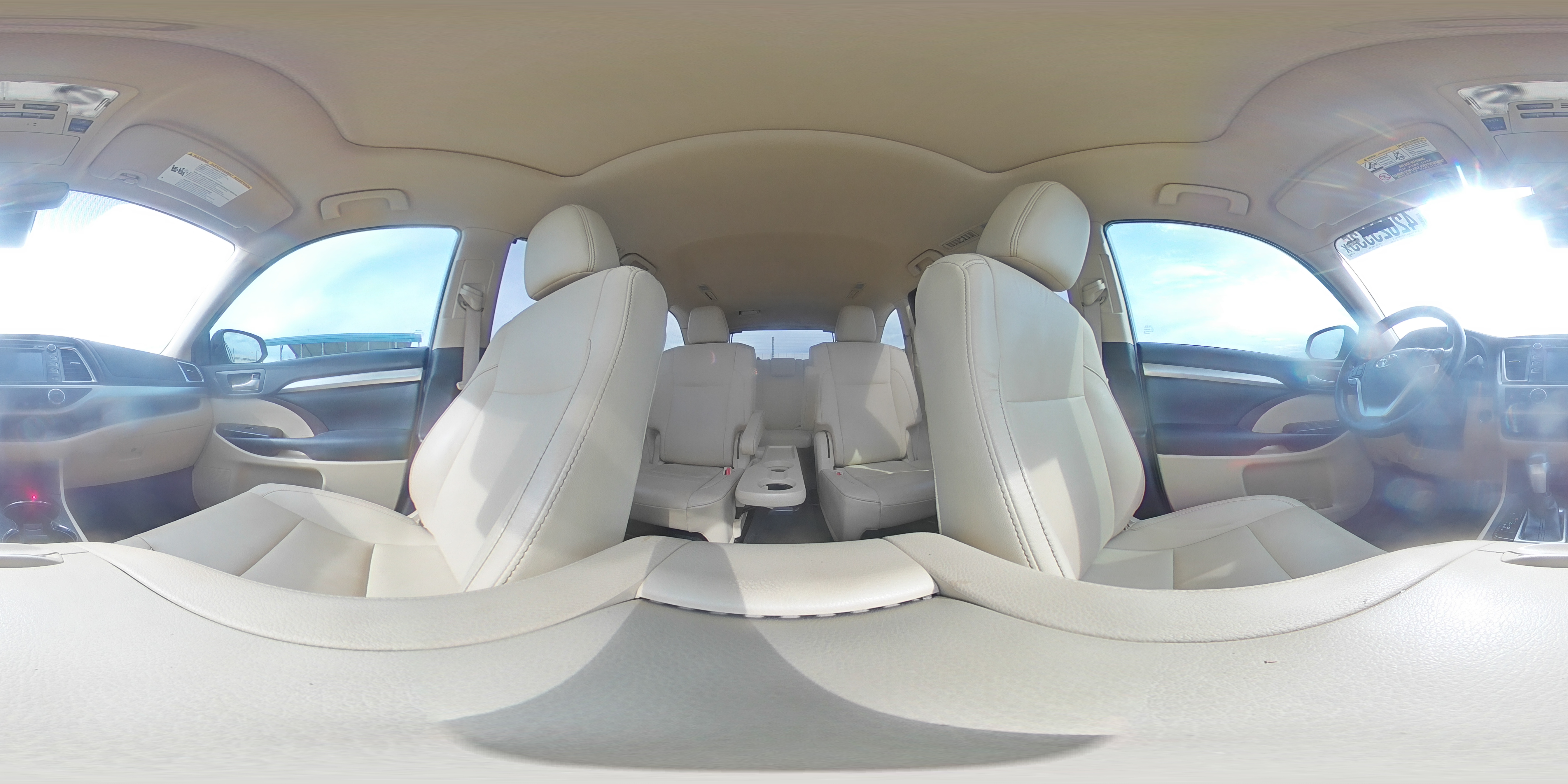 2019 Toyota Highlander - Image 16