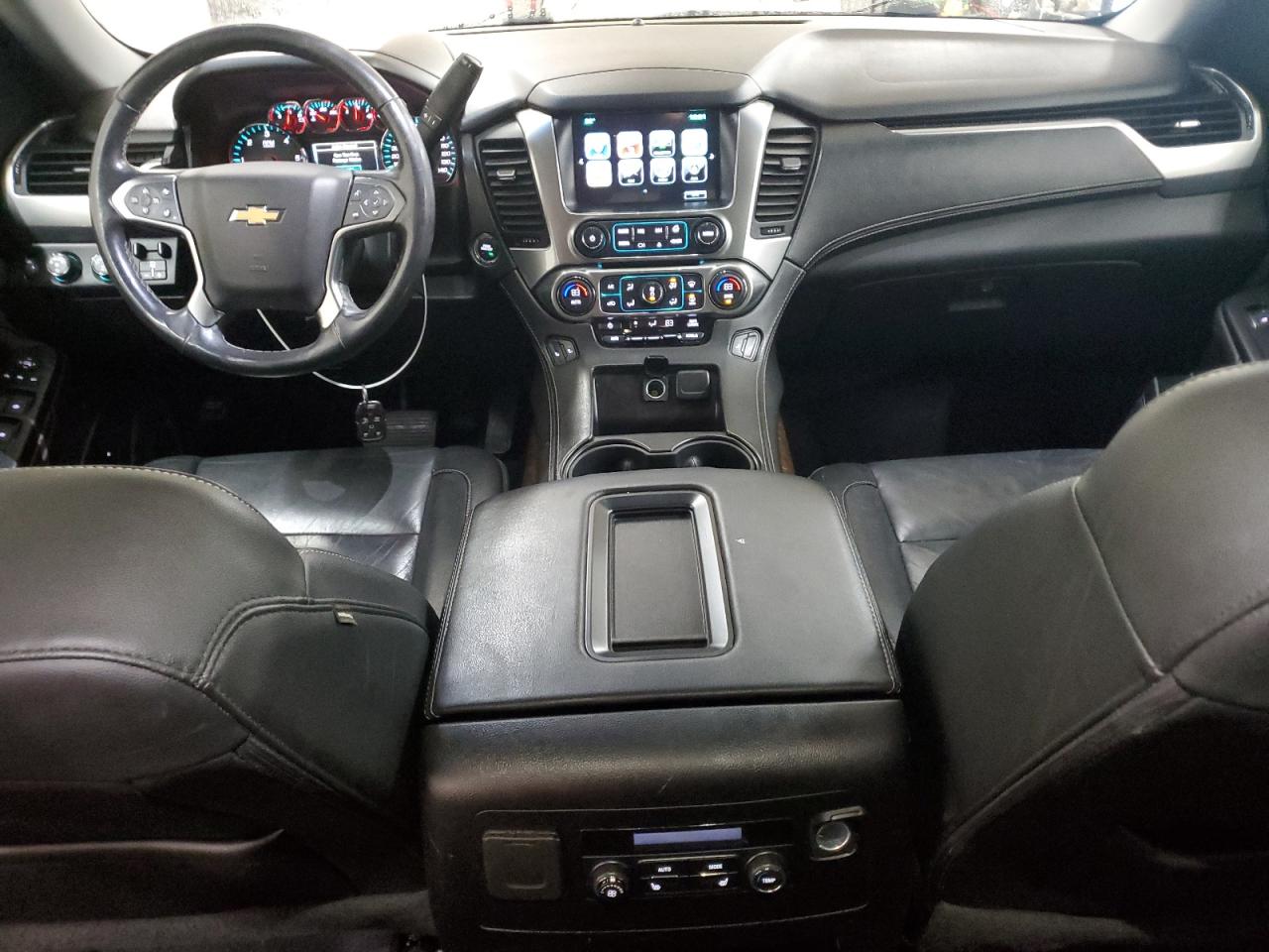 2019 Chevrolet Suburban - Image 8