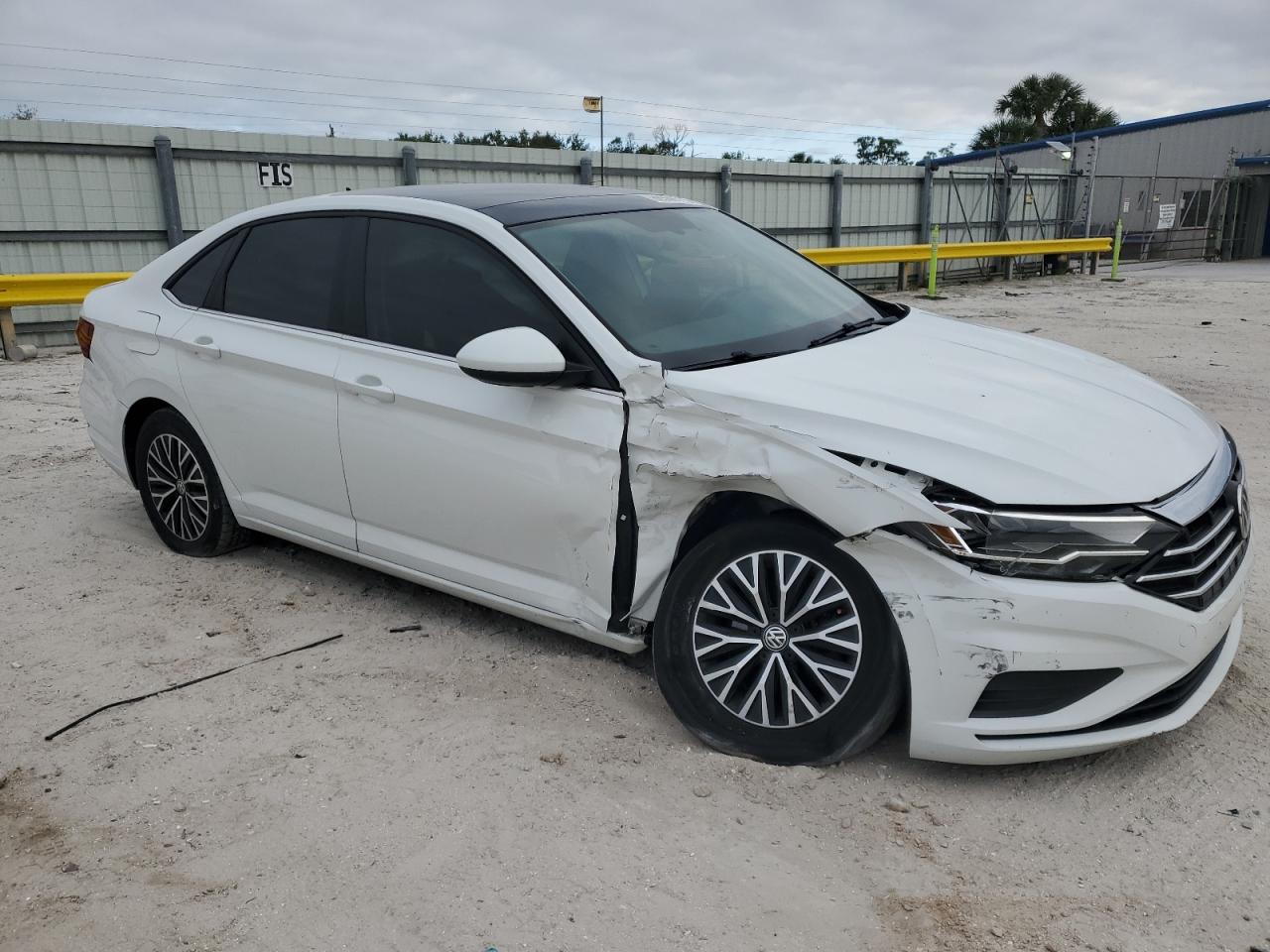 2019 Volkswagen Jetta - Image 4