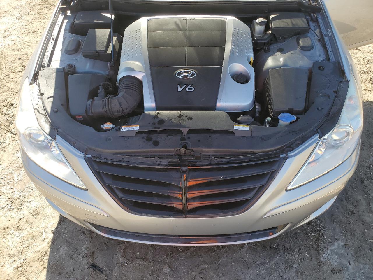 2011 Hyundai Genesis - Image 11