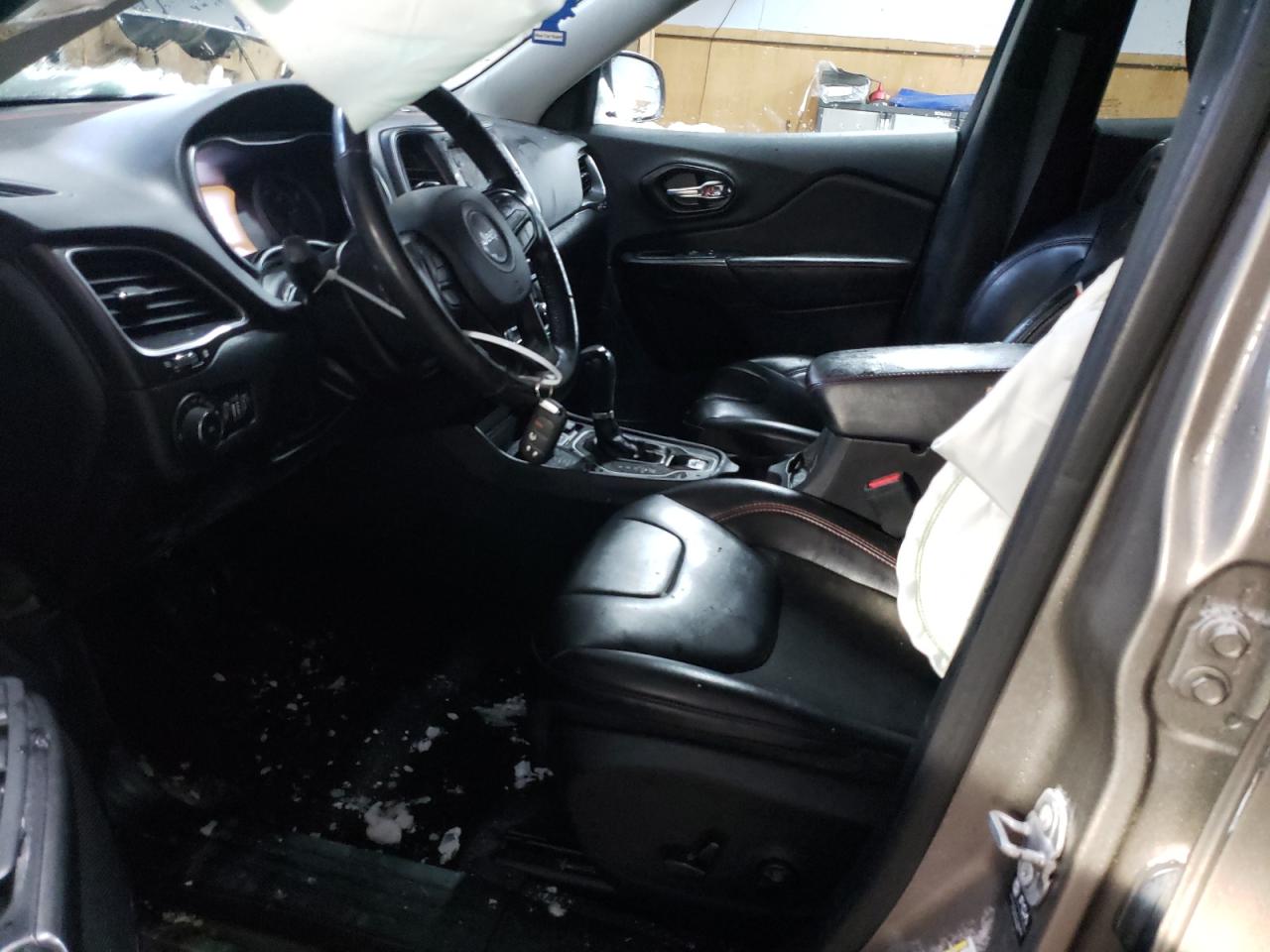 2021 Jeep Cherokee - Image 7