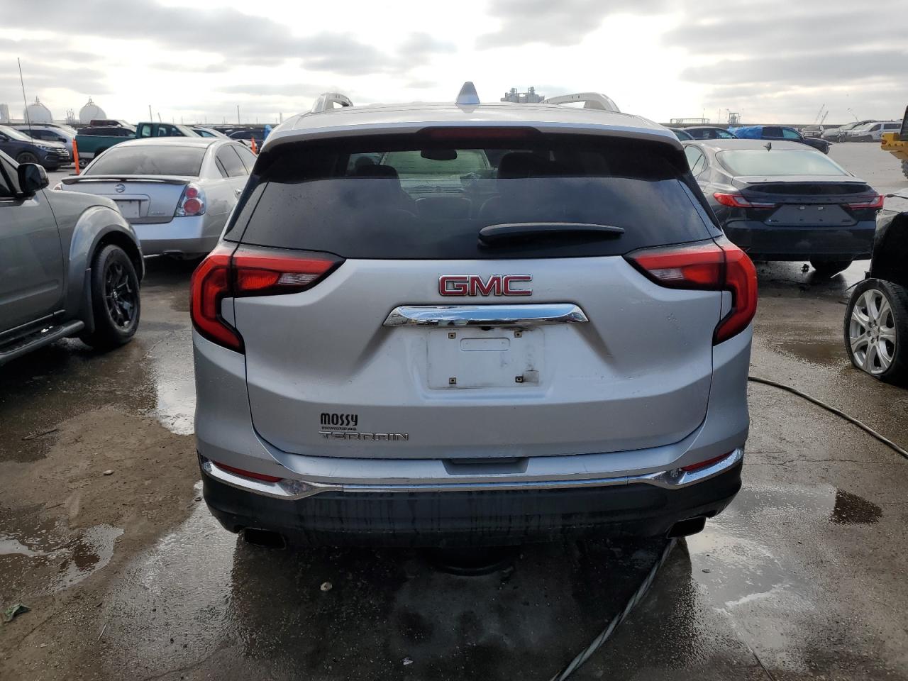 2018 GMC Terrain - Image 6