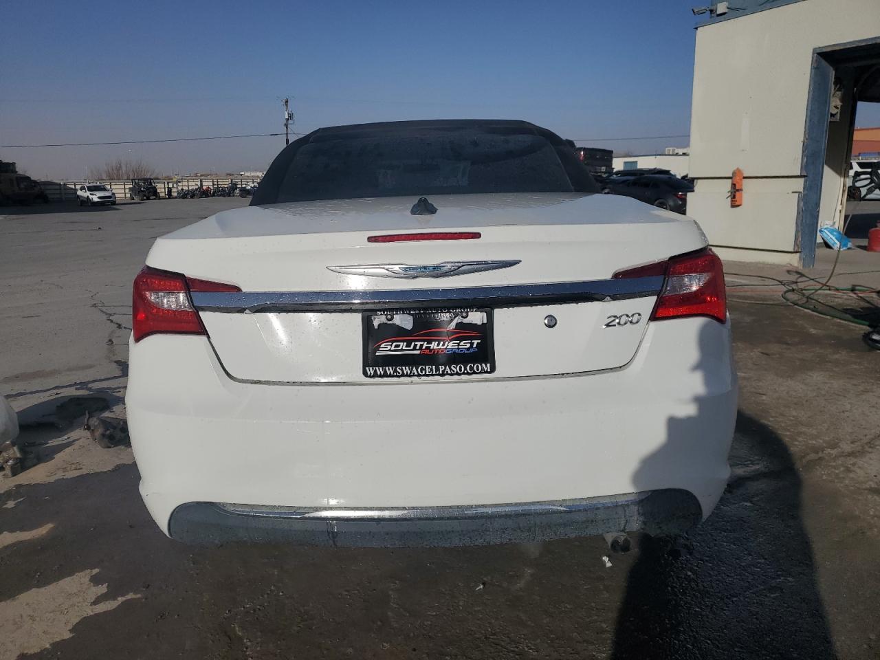 2013 Chrysler 200 - Image 6