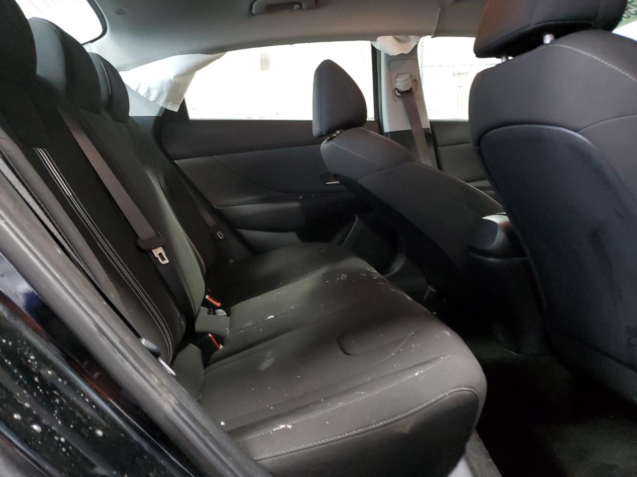 2023 Hyundai Elantra - Image 11
