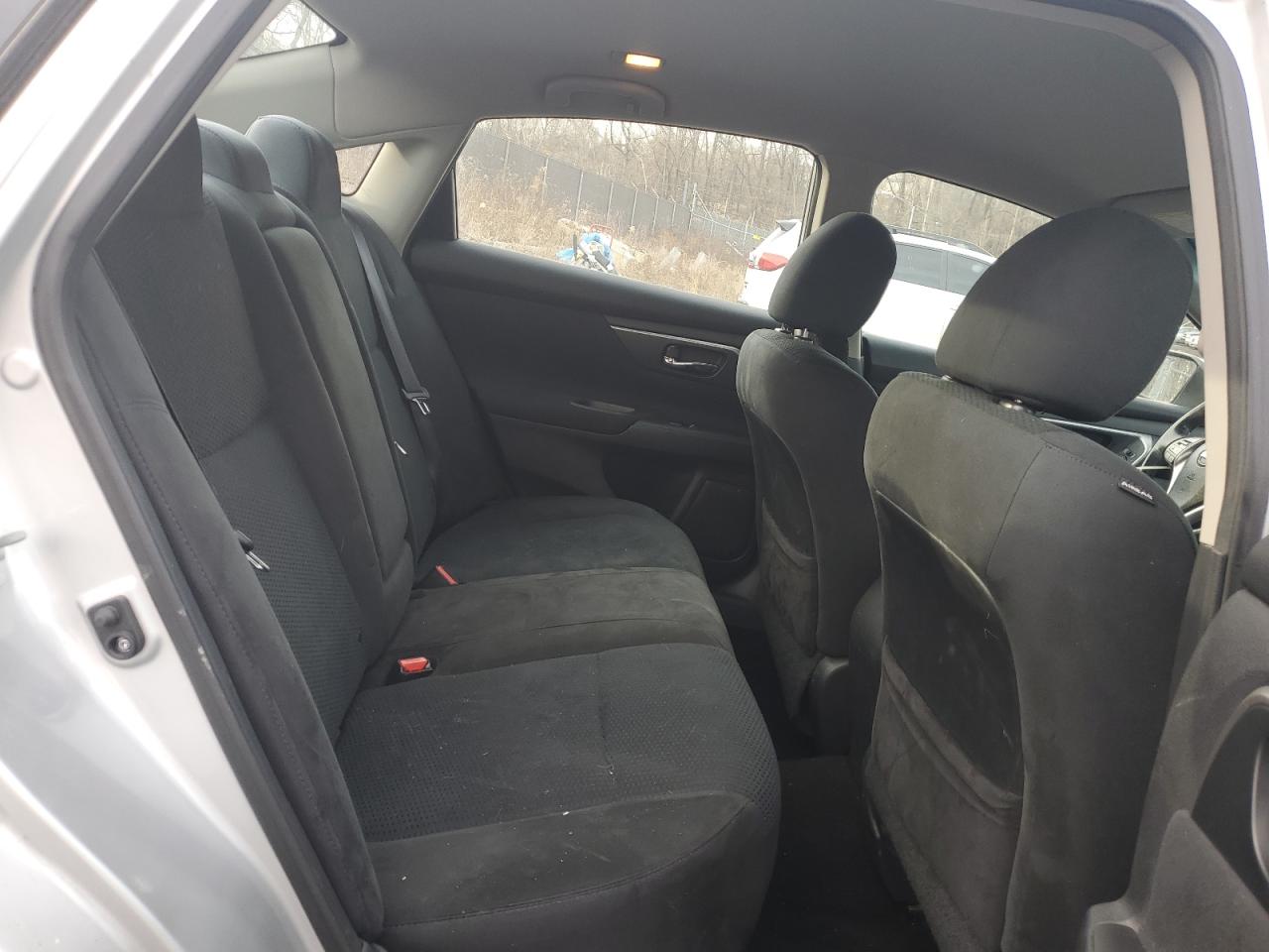 2015 Nissan Altima - Image 10