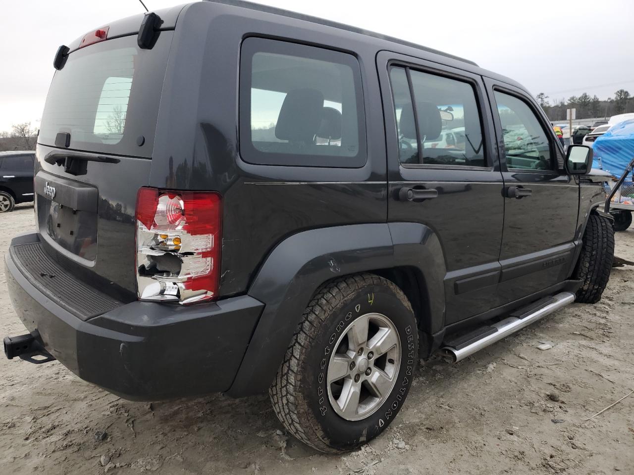 2010 Jeep Liberty (North America) - Image 3