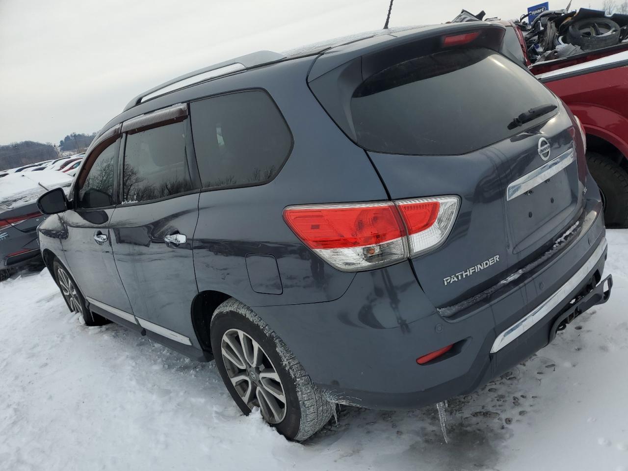 2014 Nissan Pathfinder - Image 2