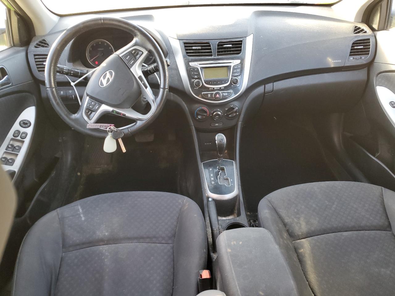 2013 Hyundai Accent - Image 8