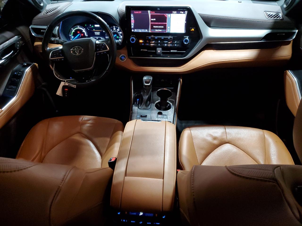 2021 Toyota Highlander - Image 8
