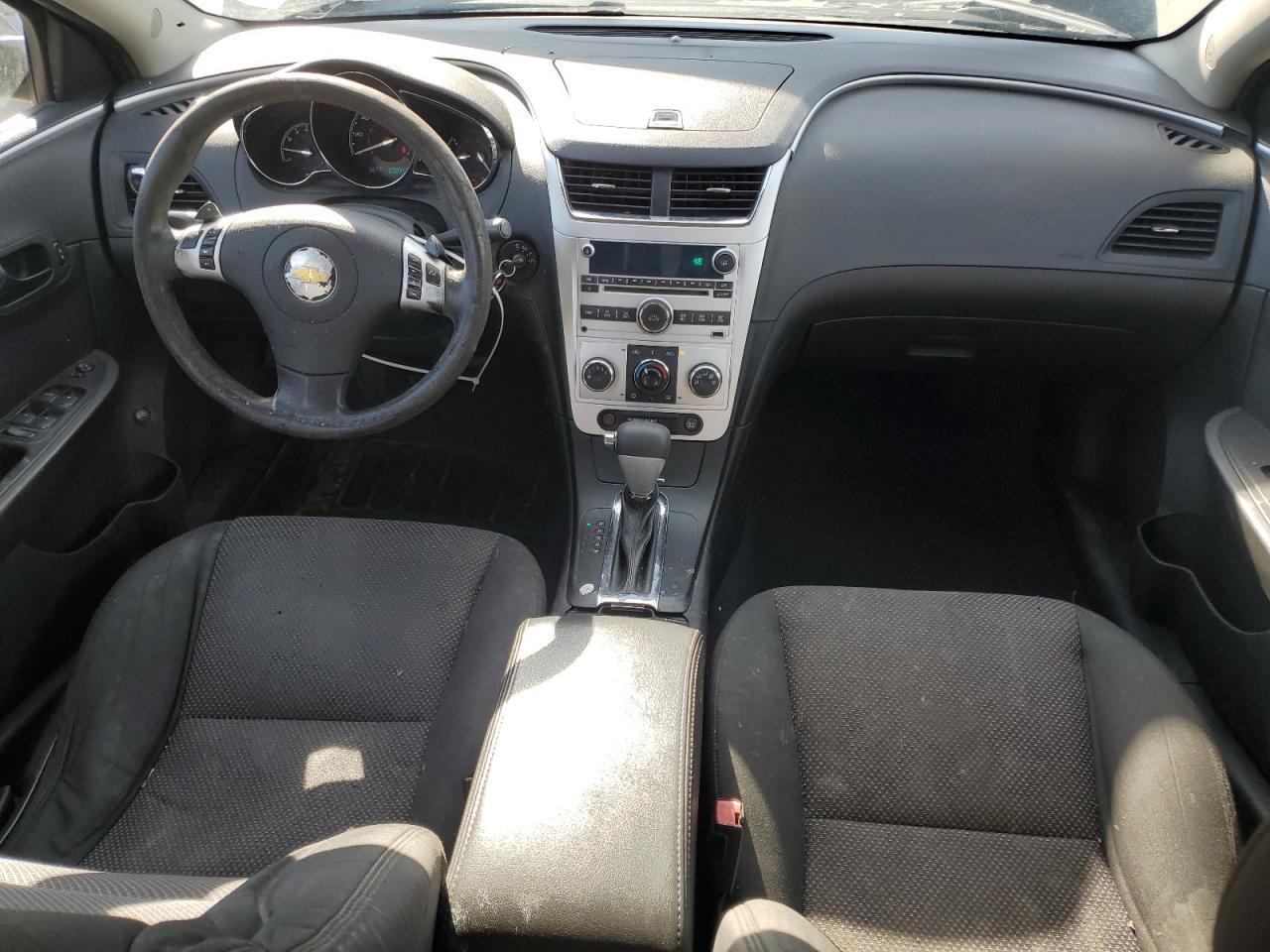 2010 Chevrolet Malibu - Image 8