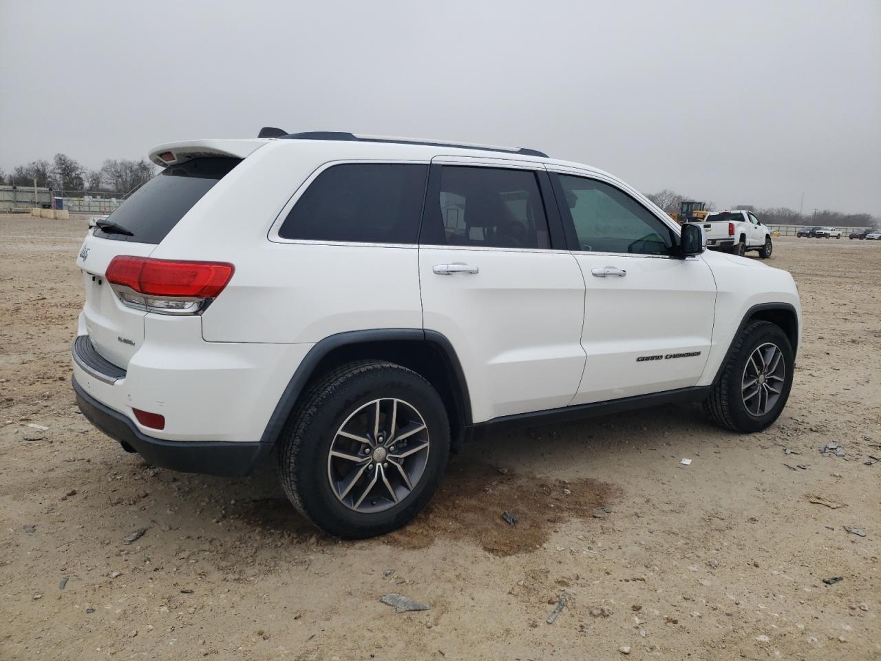 2017 Jeep Grand Cherokee - Image 3