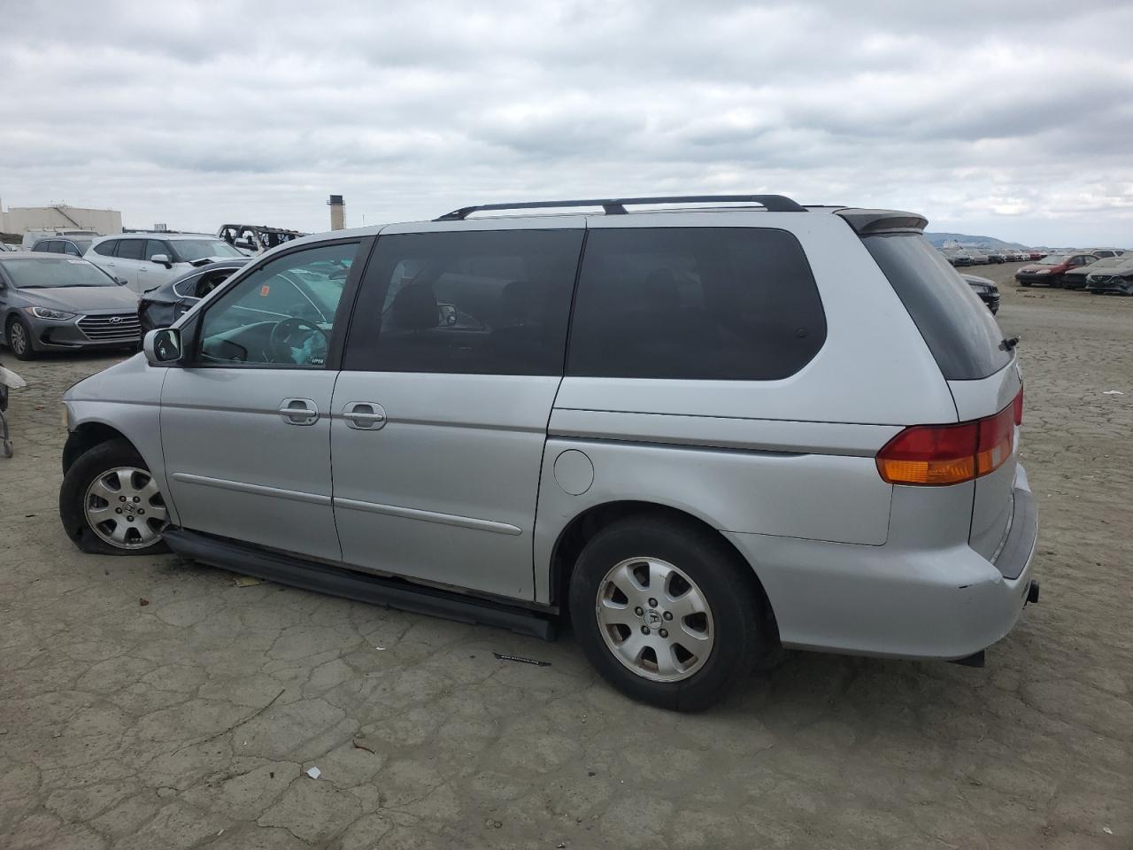 2004 Honda Odyssey - Image 2