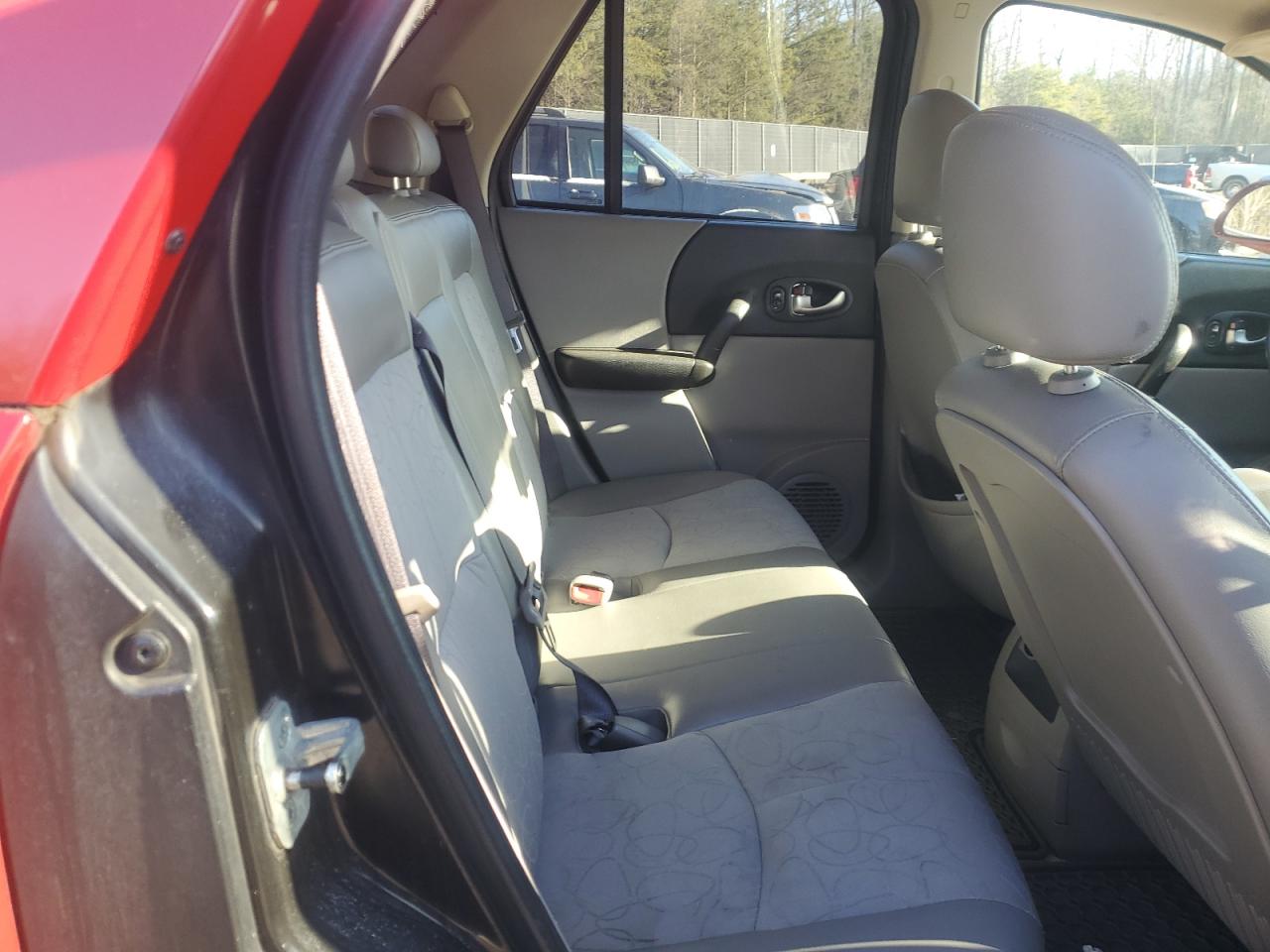 2005 Saturn VUE - Image 11