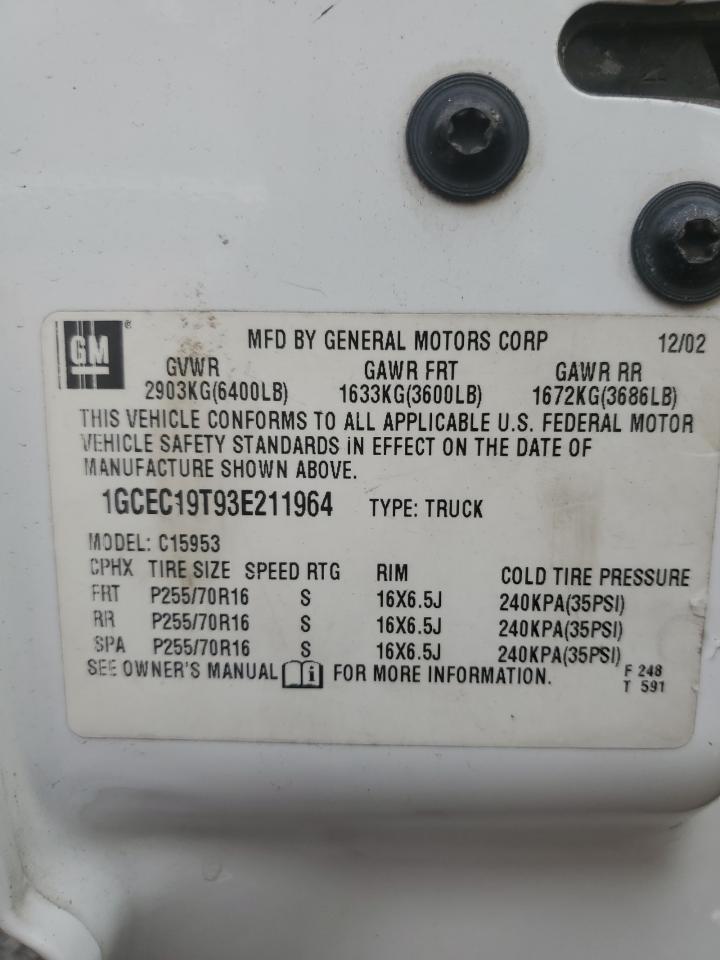 2003 Chevrolet Silverado - Image 12