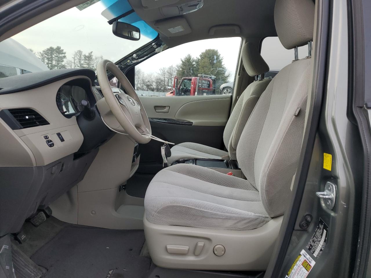 2011 Toyota Sienna - Image 7