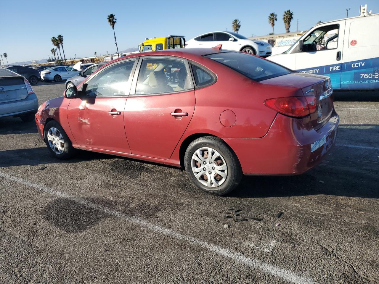 2010 Hyundai Elantra - Image 2