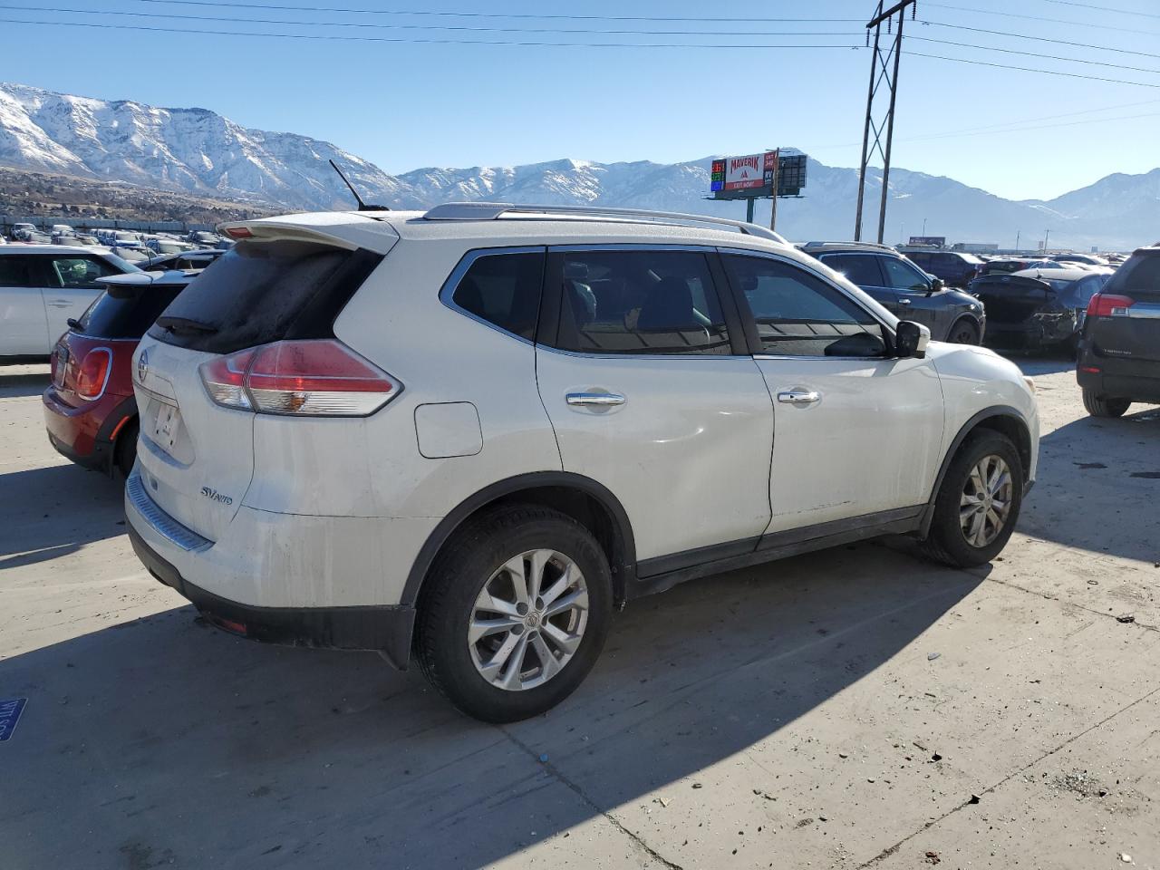 2016 Nissan Rogue - Image 3