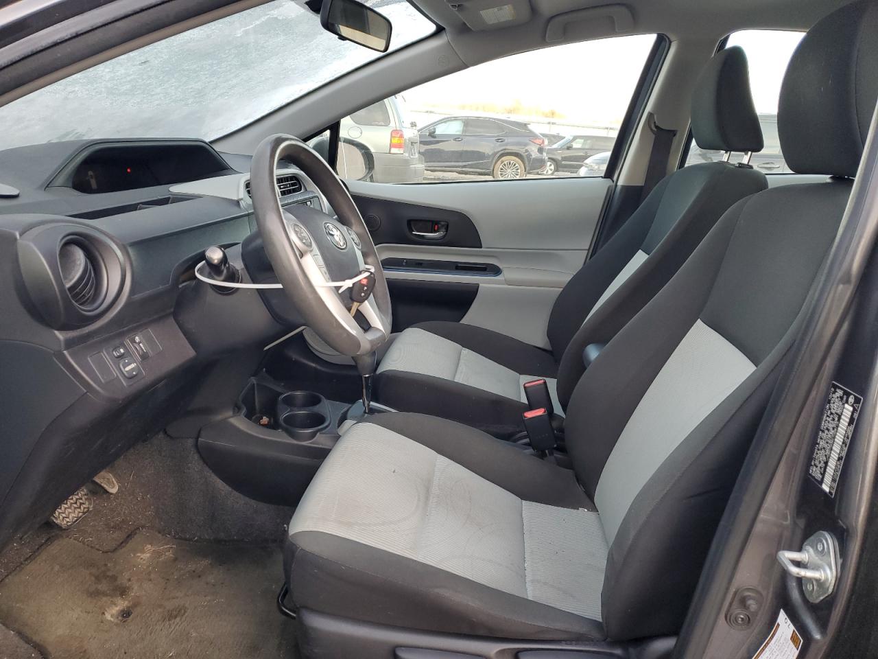 2012 Toyota Prius - Image 7