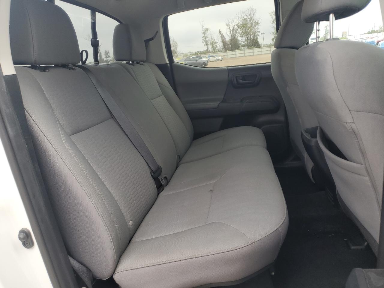 2019 Toyota Tacoma - Image 10