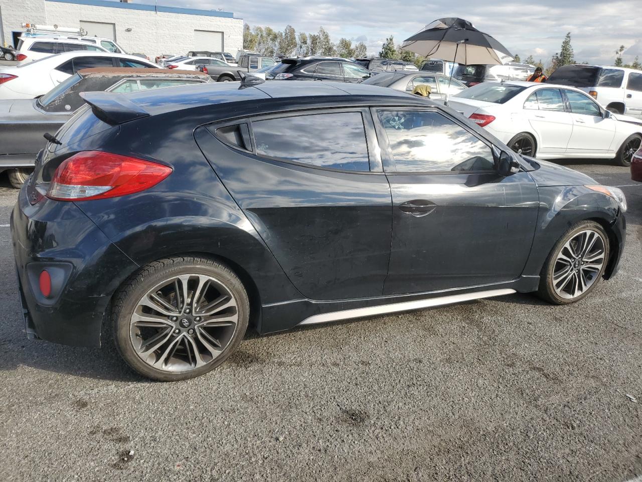 2016 Hyundai Veloster - Image 3