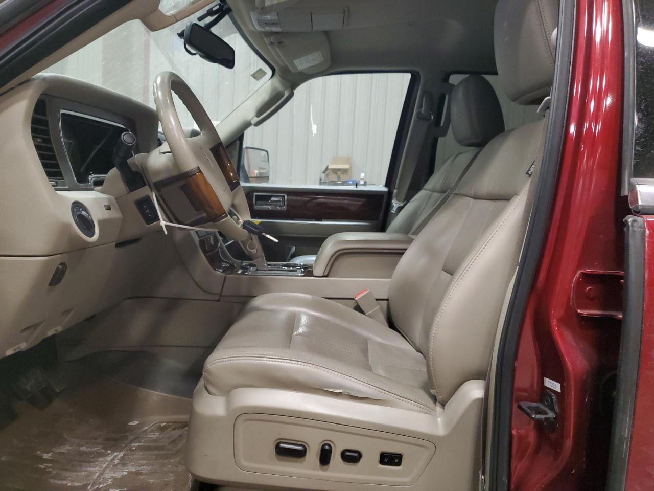 2013 Lincoln Navigator - Image 7