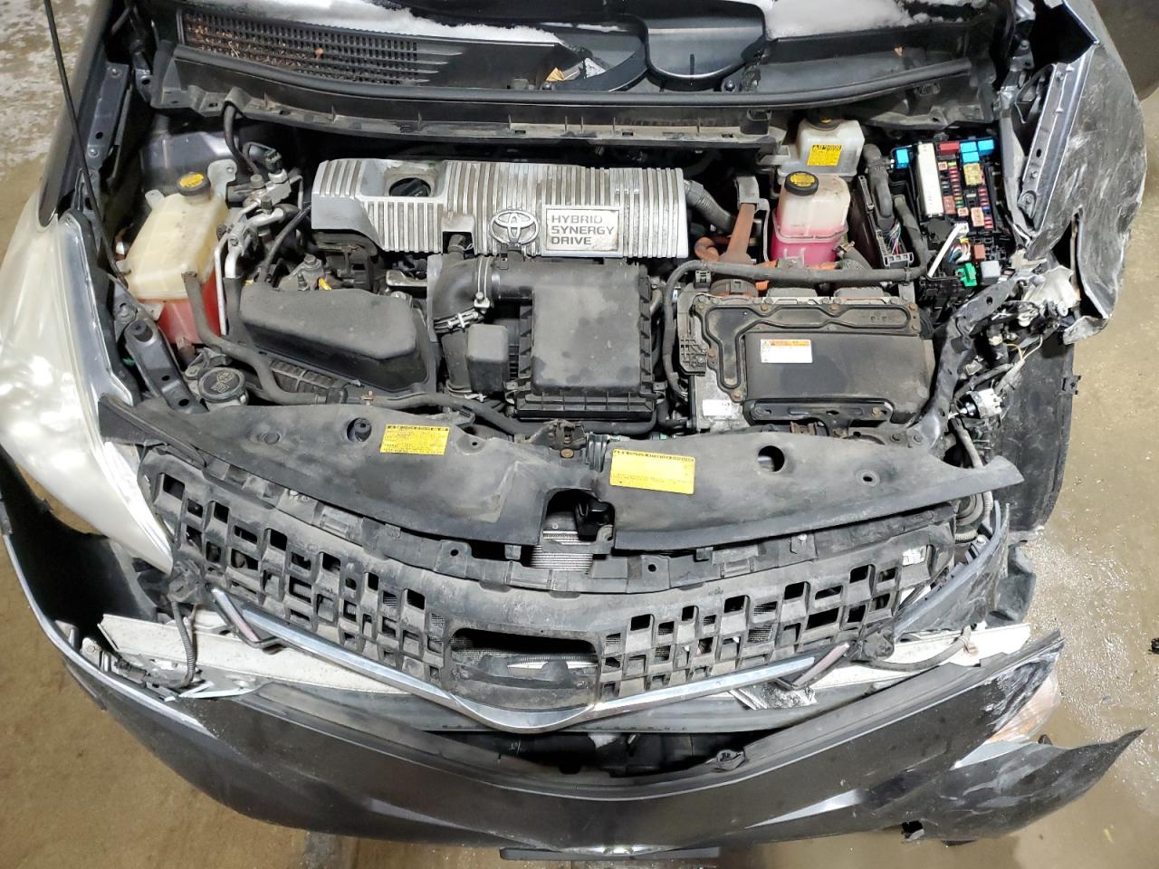 2014 Toyota Prius - Image 12
