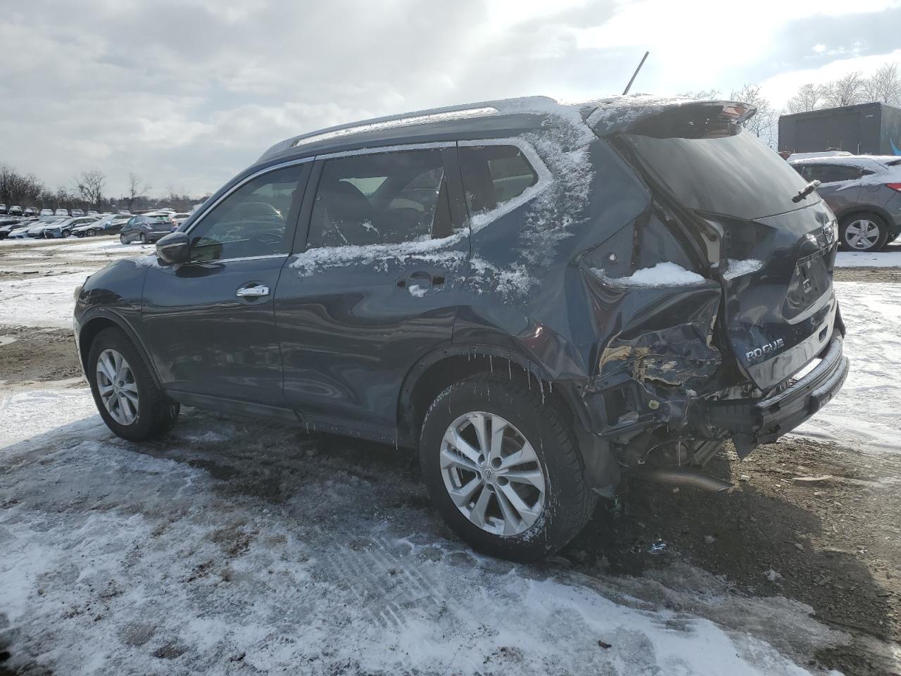 2015 Nissan Rogue - Image 2