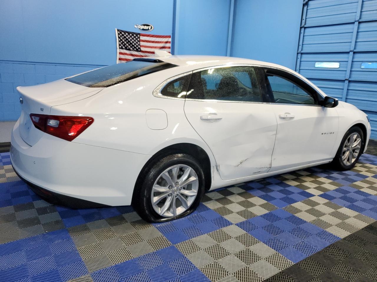 2023 Chevrolet Malibu - Image 3