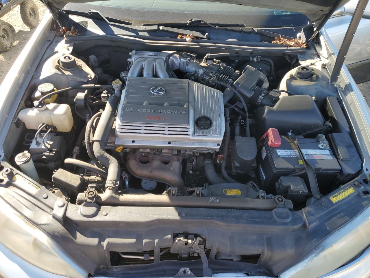 2000 Lexus ES - Image 11
