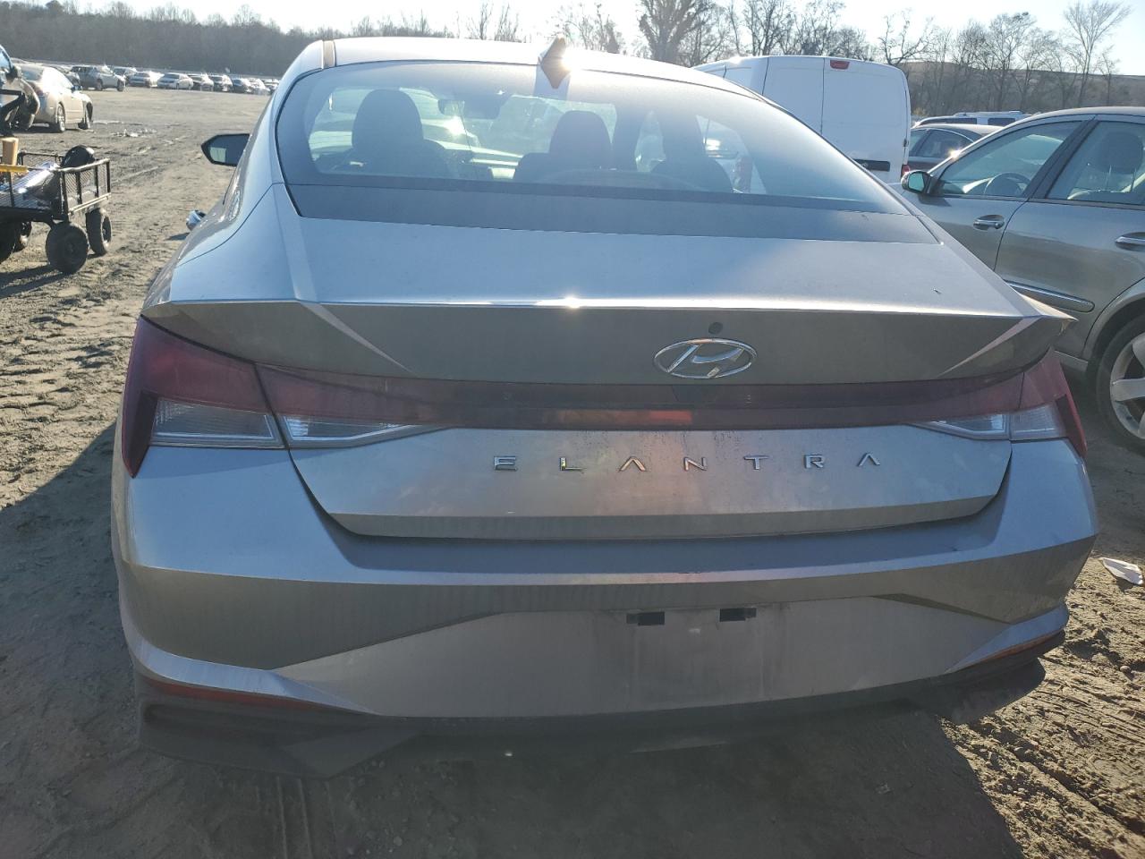 2023 Hyundai Elantra - Image 6