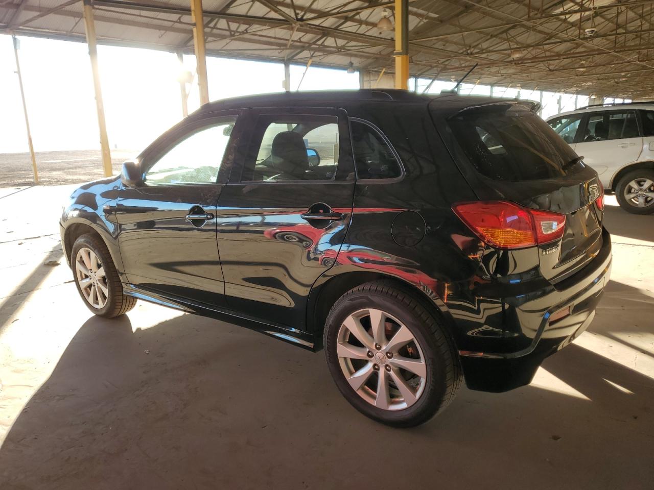 2012 Mitsubishi Outlander - Image 2
