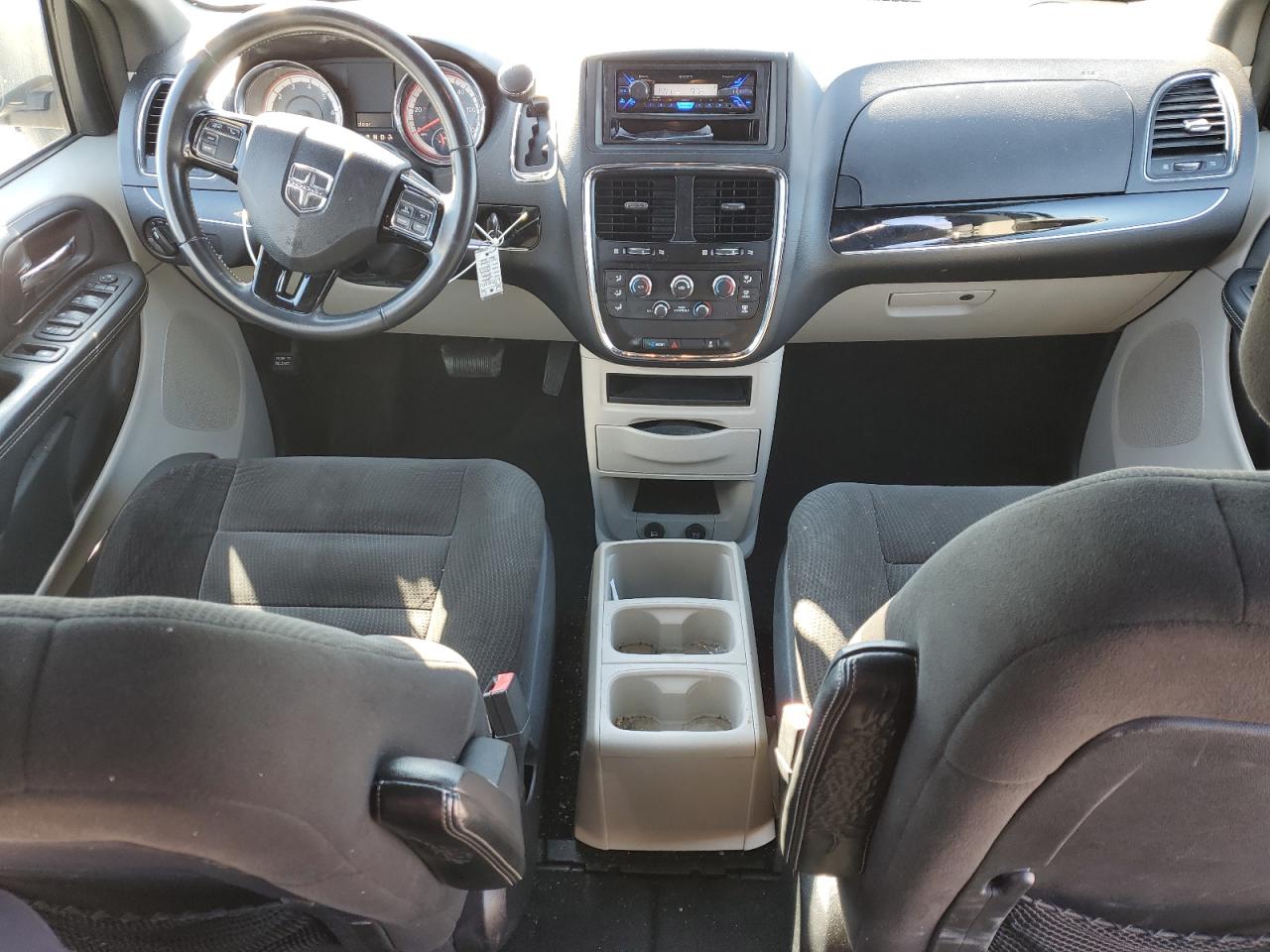 2016 Dodge Caravan - Image 8
