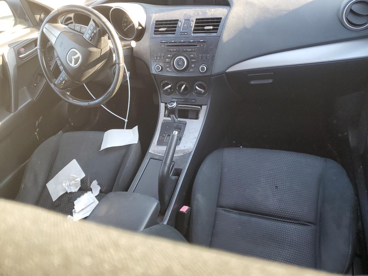 2012 Mazda 3 - Image 8