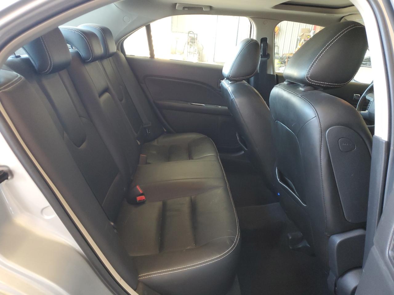 2010 Ford Fusion - Image 10