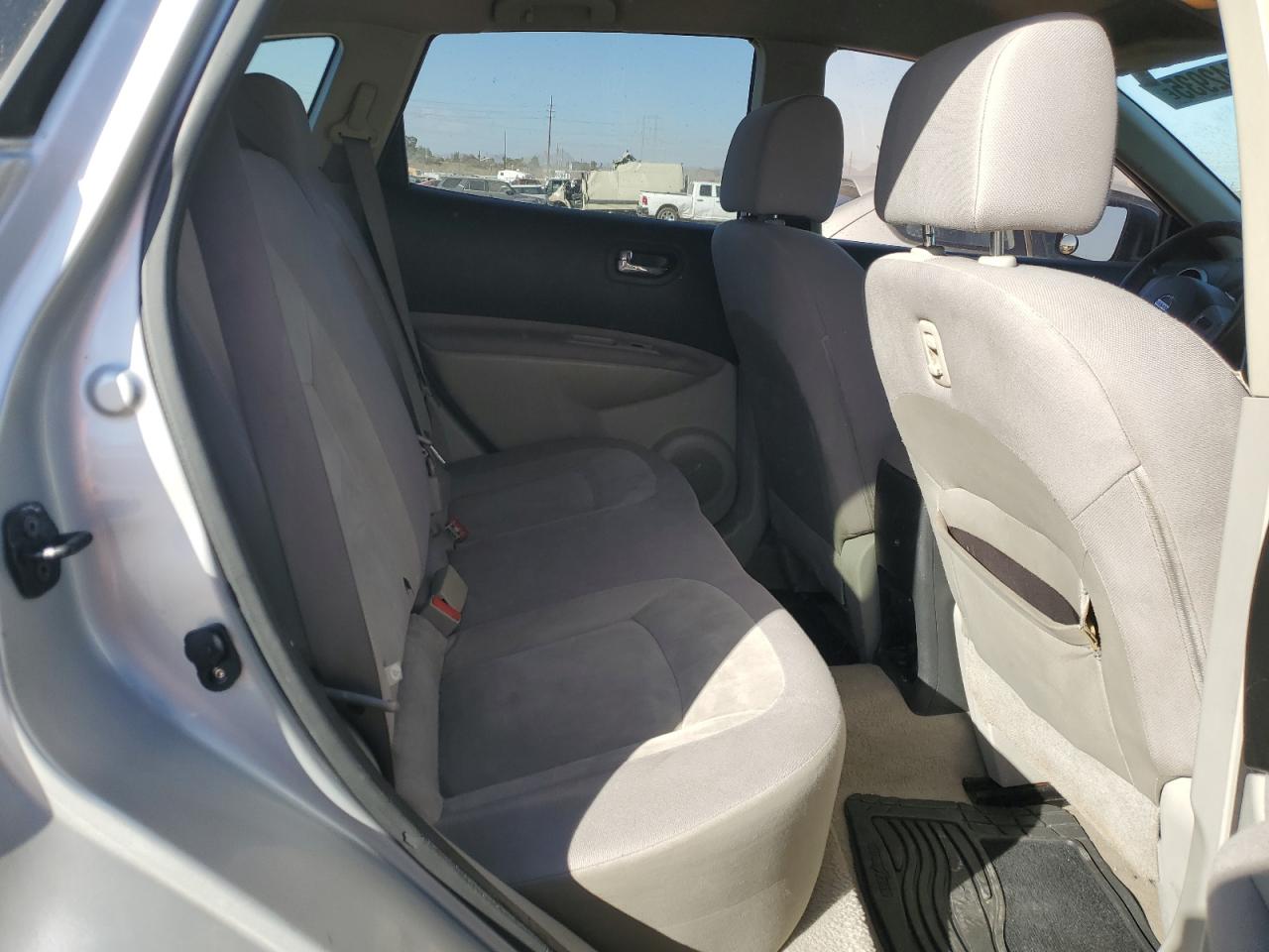 2010 Nissan Rogue - Image 11