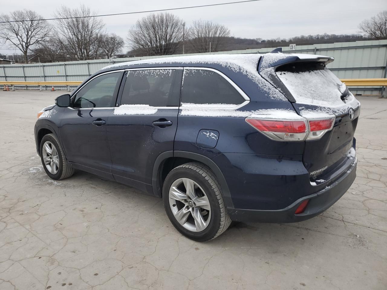 2016 Toyota Highlander - Image 2