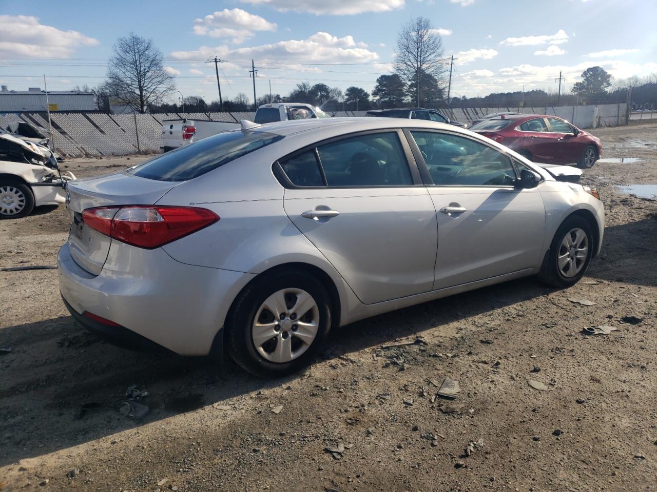 VIN KNAFK4A65F5417508 2015 KIA FORTE no.3