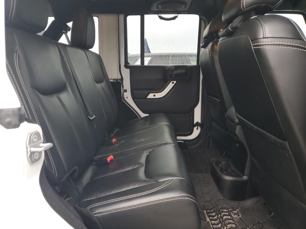 2014 Jeep Wrangler - Image 11