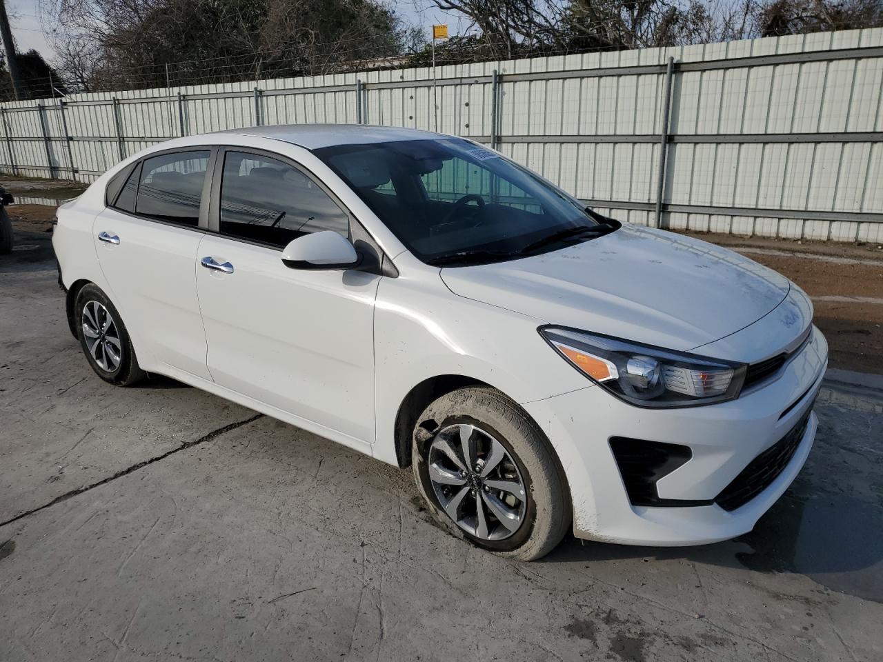 2022 Kia Rio - Image 4