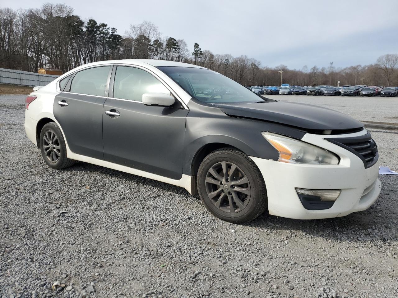 2015 Nissan Altima - Image 4