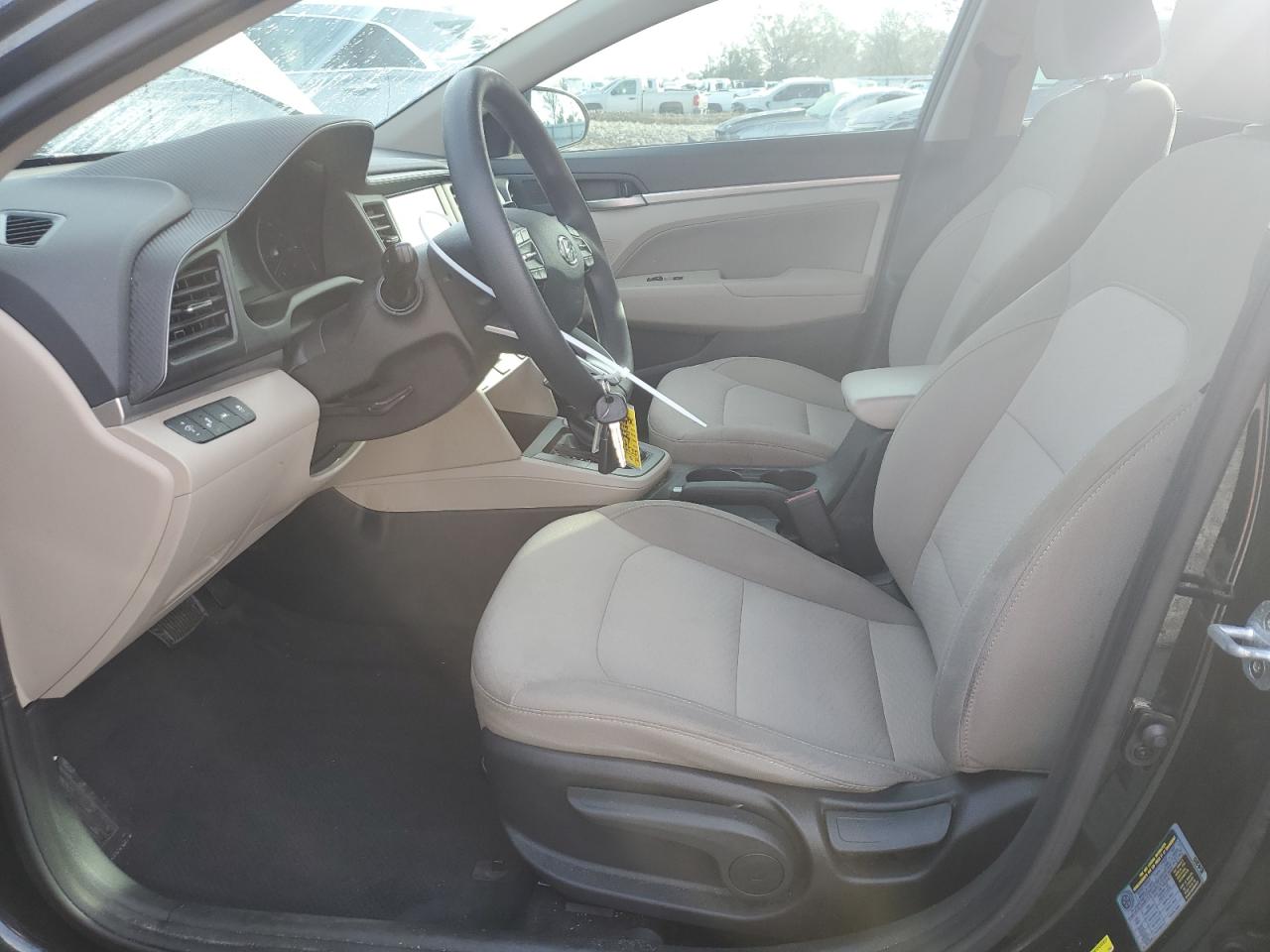 2019 Hyundai Elantra - Image 7