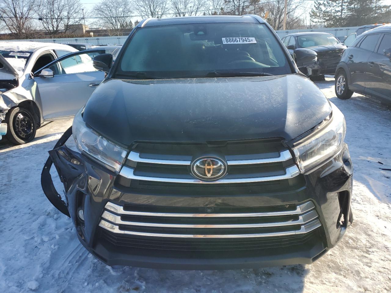 2017 Toyota Highlander - Image 5