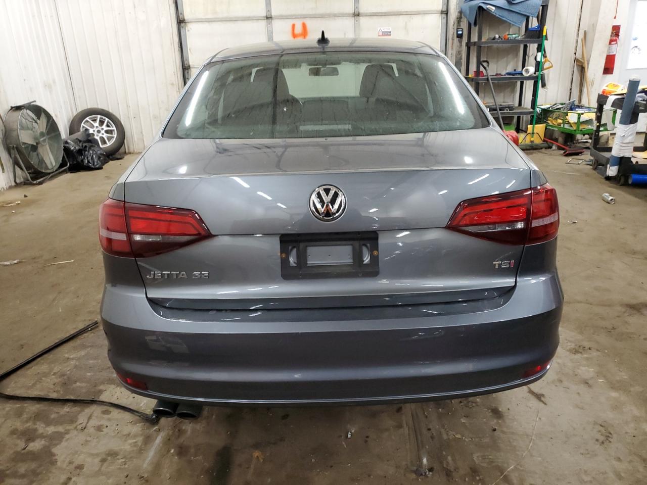 2017 Volkswagen Jetta - Image 6