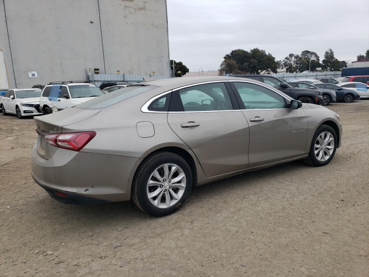 2022 Chevrolet Malibu - Image 3