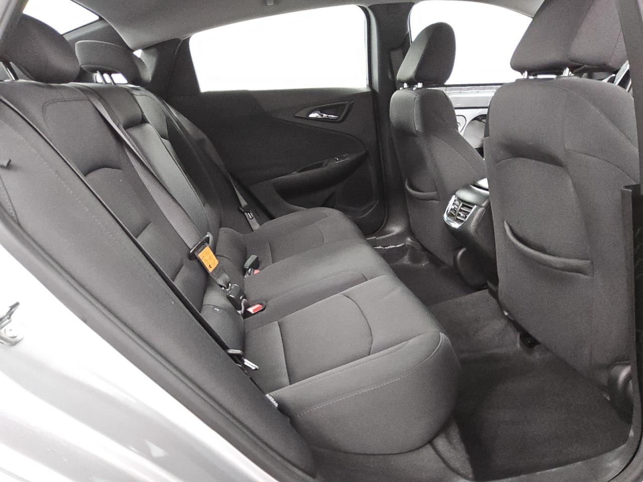 2022 Chevrolet Malibu - Image 10