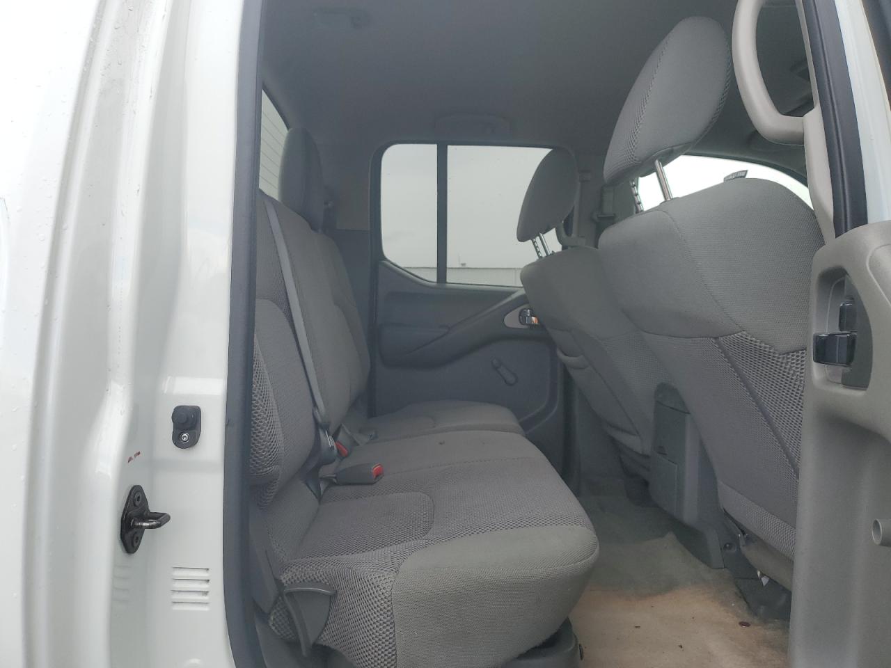 2015 Nissan Navara (Frontier) - Image 10