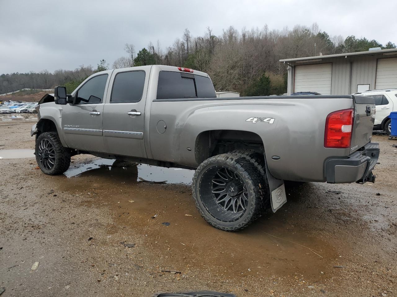 2012 GMC Sierra - Image 2