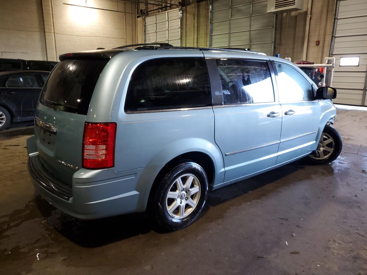 2010 Chrysler Town & Country - Image 3